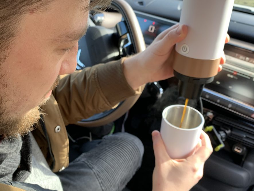 Kawa w podróży - zaparzacz samochodowy (a nawet dwa)